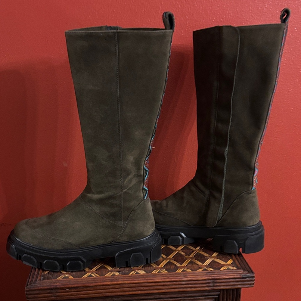 FARM Rio Army Olive Green Knee-High Boots w/Vibrant embroidered Pattern - Picture 5 of 14